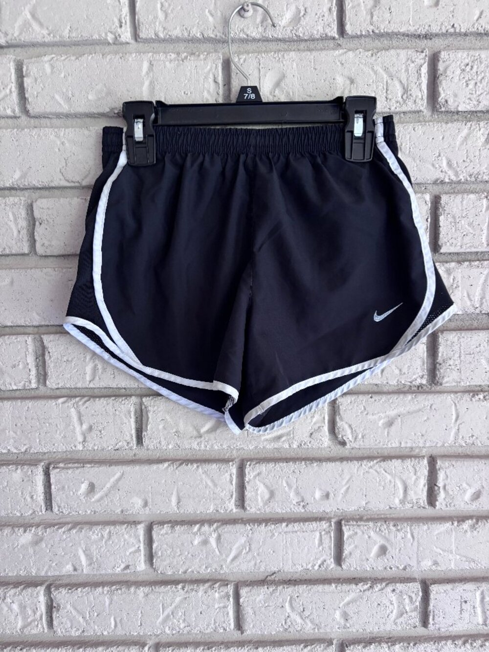 Nike Tempo Girls Youth Medium Shorts Athletic Running Sport Black